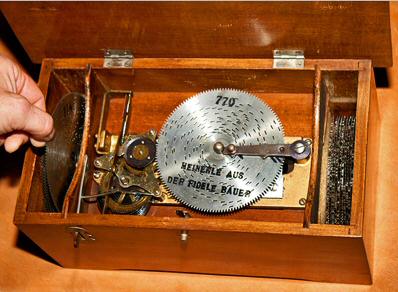 Thorens Plattenspieldose ab 1895 02.jpg